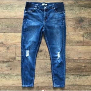 Tío shop maternity pants.